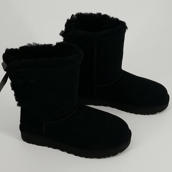 UGG Short Continuity Bow Black Boot for Women Size 6 New in Box - Picture 8 of 13